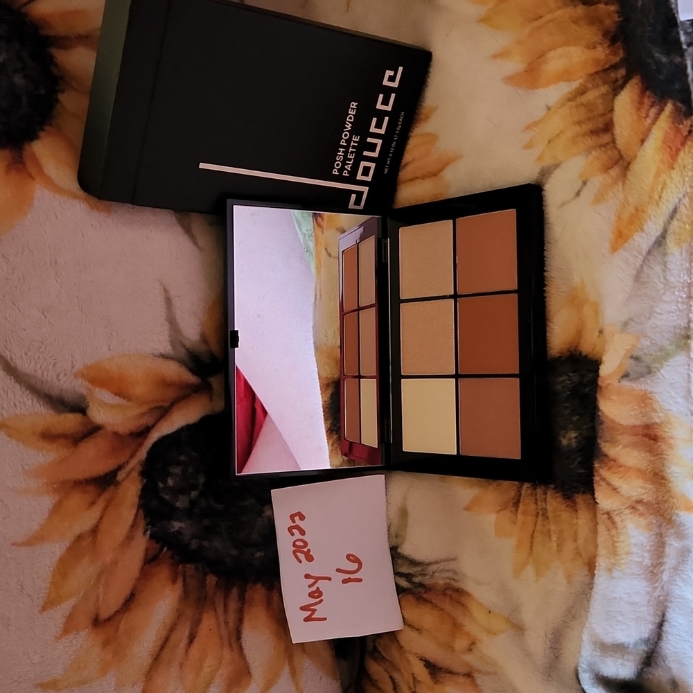 doucce Posh Powder Palette